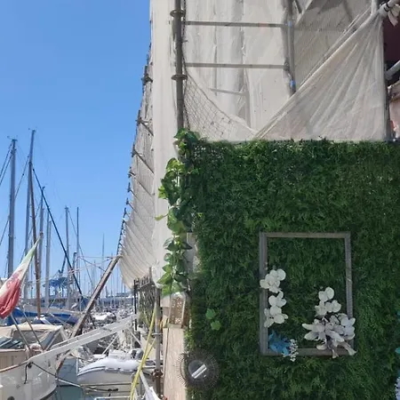 Apartment Joivy Exclusive Seaview Flat For 4, In Central