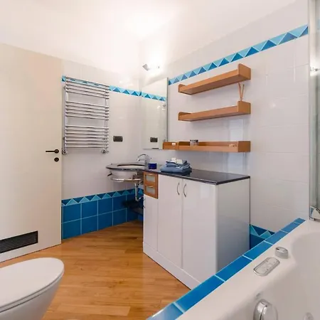 Joivy Exclusive Seaview Flat For 4, In Central * Genova