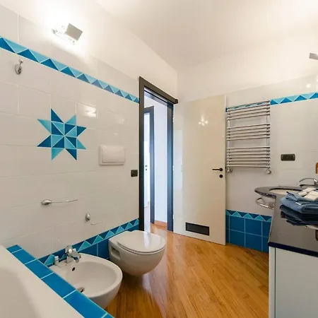 Joivy Exclusive Seaview Flat For 4, In Central Apartment Genoa