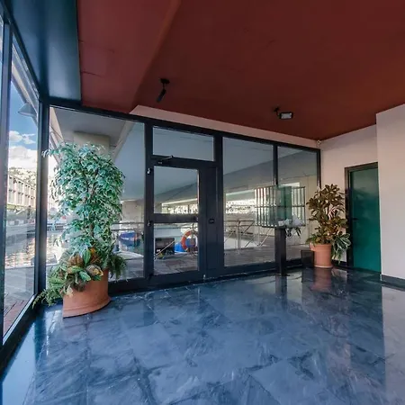 Joivy Exclusive Seaview Flat For 4, In Central Genoa